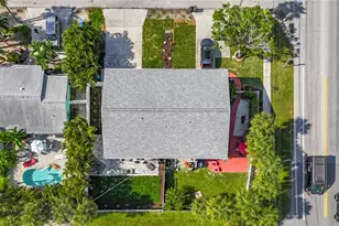 202 Peacock Ln, Holmes Beach, FL 34217 - Photo 49