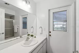 154 Hourglass Dr, Venice, FL 34293 - Photo 23