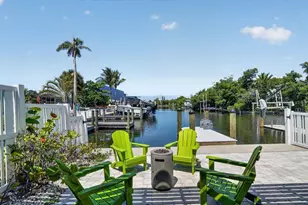 18 Seaside Ct, Holmes Beach, FL 34217 - Photo 35