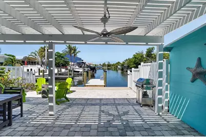 18 Seaside Court, Holmes Beach, FL 34217 - Photo 31