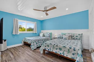 18 Seaside Ct, Holmes Beach, FL 34217 - Photo 17