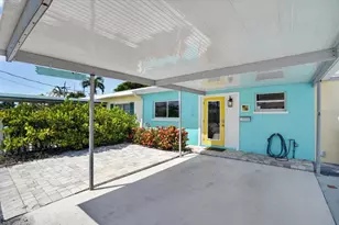 18 Seaside Ct, Holmes Beach, FL 34217 - Photo 3