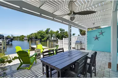 18 Seaside Court, Holmes Beach, FL 34217 - Photo 33