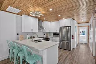 18 Seaside Ct, Holmes Beach, FL 34217 - Photo 5