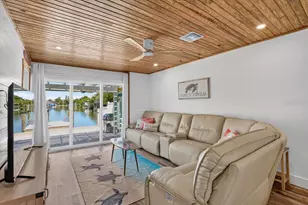 18 Seaside Ct, Holmes Beach, FL 34217 - Photo 15