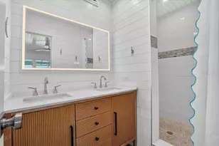 18 Seaside Ct, Holmes Beach, FL 34217 - Photo 27