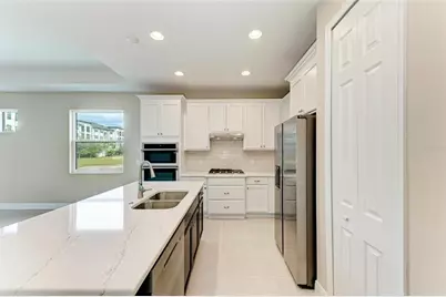 149 Okeeffe Circle, Bradenton, FL 34212 - Photo 5