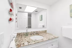 159 Vista Hermosa Cir, Sarasota, FL 34242 - Photo 19