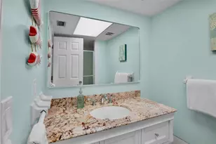 159 Vista Hermosa Cir, Sarasota, FL 34242 - Photo 21