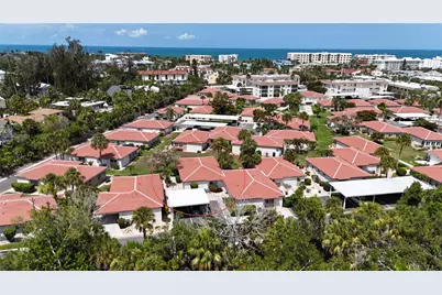 159 Vista Hermosa Circle #27B, Sarasota, FL 34242 - Photo 1