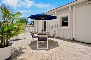 159 Vista Hermosa Cir, Sarasota, FL 34242 - Photo 35