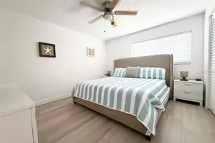 159 Vista Hermosa Cir, Sarasota, FL 34242 - Photo 17