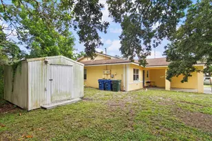 2228 25th St, Sarasota, FL 34234 - Photo 23