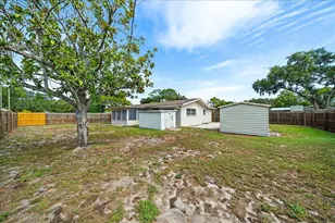 1210 Doris Dr, Sarasota, FL 34243 - Photo 31