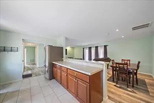 1210 Doris Dr, Sarasota, FL 34243 - Photo 11