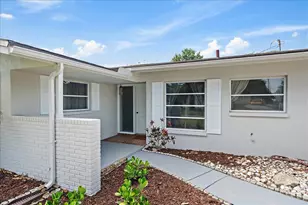 1210 Doris Dr, Sarasota, FL 34243 - Photo 7