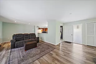 1210 Doris Dr, Sarasota, FL 34243 - Photo 13
