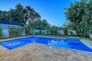 2483 Bay St, Sarasota, FL 34237 - Photo 3