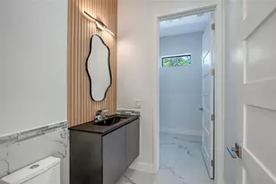 2483 Bay St, Sarasota, FL 34237 - Photo 25