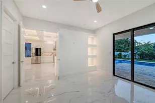 2483 Bay St, Sarasota, FL 34237 - Photo 21