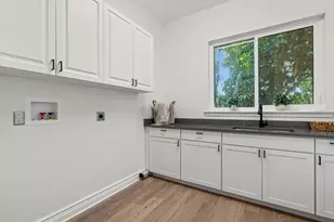 1707 Caribbean Dr, Sarasota, FL 34231 - Photo 35