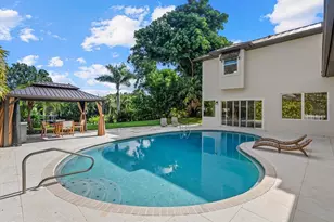 1707 Caribbean Dr, Sarasota, FL 34231 - Photo 43