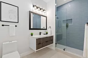 1707 Caribbean Dr, Sarasota, FL 34231 - Photo 29