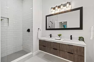 1707 Caribbean Dr, Sarasota, FL 34231 - Photo 27