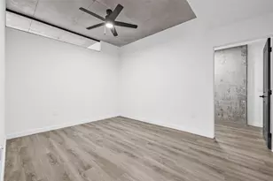 221 Main Street N, Saint Petersburg, FL 33716 - Photo 13