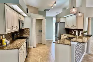 3715 72nd Ave E, Sarasota, FL 34243 - Photo 11