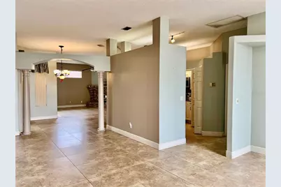 3715 72nd Ave E, Sarasota, FL 34243 - Photo 5