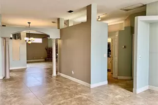 3715 72nd Ave E, Sarasota, FL 34243 - Photo 5