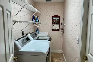 3715 72nd Ave E, Sarasota, FL 34243 - Photo 23