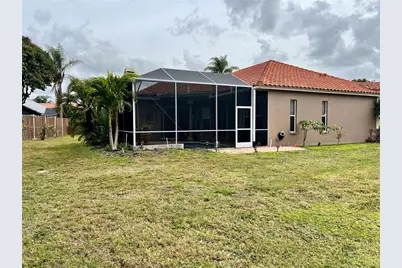 3715 72nd Ave E, Sarasota, FL 34243 - Photo 27