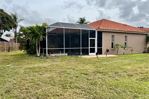 3715 72nd Ave E, Sarasota, FL 34243 - Photo 27