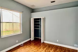 3715 72nd Ave E, Sarasota, FL 34243 - Photo 15