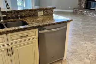3715 72nd Ave E, Sarasota, FL 34243 - Photo 9