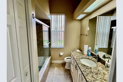 3715 72nd Ave E, Sarasota, FL 34243 - Photo 17