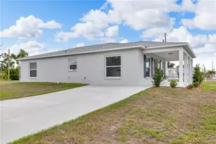 2206 53rd Ave E, Bradenton, FL 34203 - Photo 3