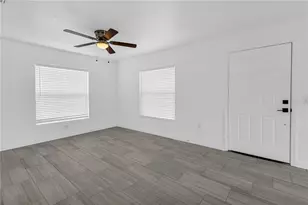 2206 53rd Ave E, Bradenton, FL 34203 - Photo 7