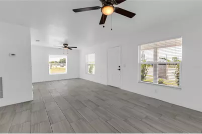 2206 53rd Avenue E, Bradenton, FL 34203 - Photo 5