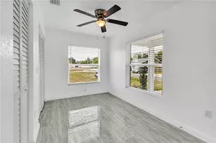 5310 22nd St Ct E, Bradenton, FL 34203 - Photo 9