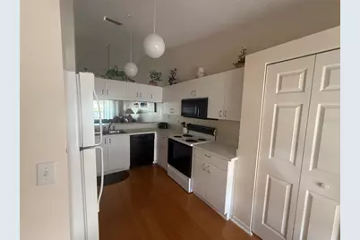 4211 Caddie Drive E #202, Bradenton, FL 34203 - Photo 3