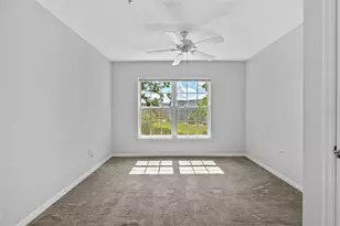 5611 Bidwell Pkwy, Sarasota, FL 34233 - Photo 9