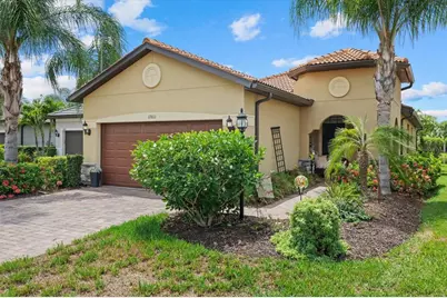 17011 Hampton Falls Terrace, Lakewood Ranch, FL 34202 - Photo 3