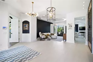 8051 36th St Cir E, Sarasota, FL 34243 - Photo 5
