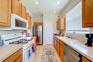 4346 Kariba Lake Terrace, Sarasota, FL 34243 - Photo 7