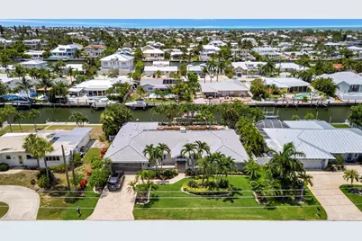 514 Key Royale Drive, Bradenton Beach, FL 34217 - Photo 5
