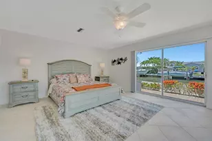 514 Key Royale Dr, Holmes Beach, FL 34217 - Photo 25