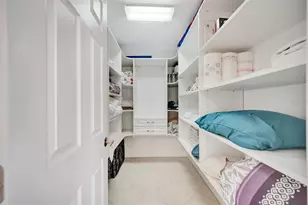 514 Key Royale Dr, Holmes Beach, FL 34217 - Photo 29